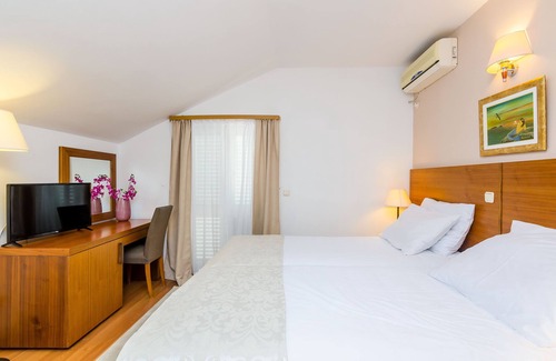 Srebreno House | Pansion Srebreno - Double or Twin Room wth Balcony and City View 1