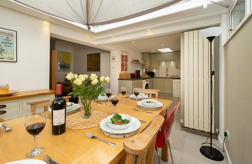 Aldeburgh Cottage | Pantiles - sleeps 7 guests in 4 bedrooms