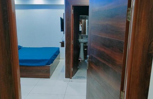 Lansdowne Hotel | Panwar hotel