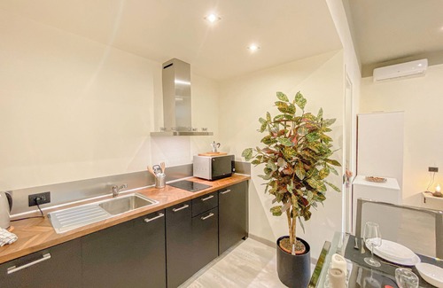 Centro Direzionale Apartment | Paoli Suite Bosco Verticale - 15 min from Duomo
