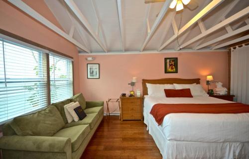 Old Town Hotel | Papa's Hideaway