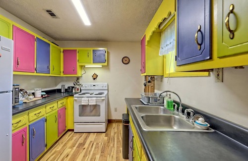 Mountain City House | Papa's Place | 10 min Black Rock Mountain | Peaceful & Private | Dogs Welcome!