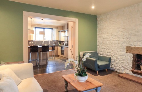 Pooley Bridge Cottage | PAPERBACK WRITER, pet friendly in Pooley Bridge