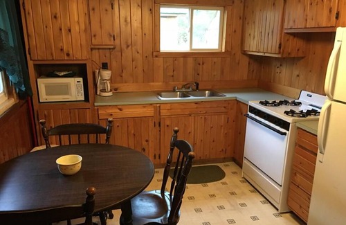 Drummond House | Papins Resort Cabin #4