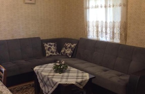 Zanavi House | Papuna Guest House
