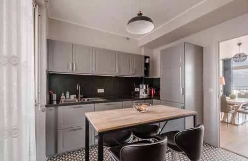 Saint-Nazaire Apartment | Paquebot - face port - mer - parking