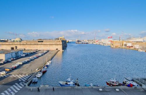 Saint-Nazaire Apartment | Paquebot - face port - mer - parking