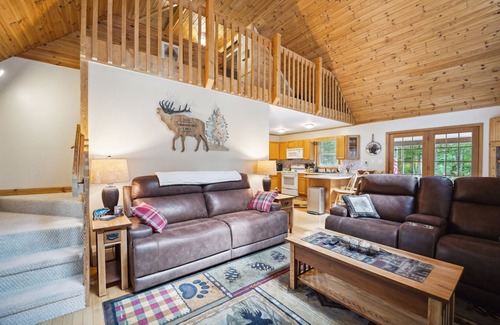 Carp Lake House | Paradise Acres- Enjoy the Vibrant Autumn Colors from the Comfort of the Cabin!