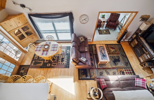 Carp Lake House | Paradise Acres- Enjoy the Vibrant Autumn Colors from the Comfort of the Cabin!