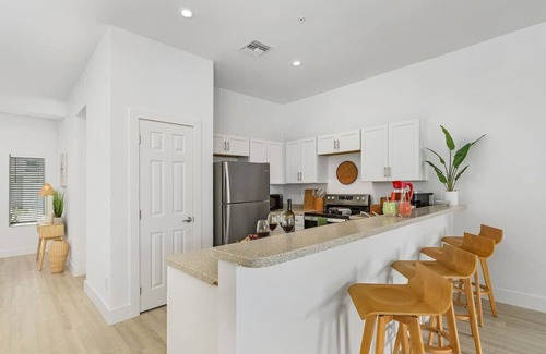 Iona House | Paradise at Hidden Palms Cove