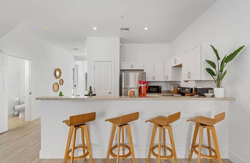 Iona House | Paradise at Hidden Palms Cove