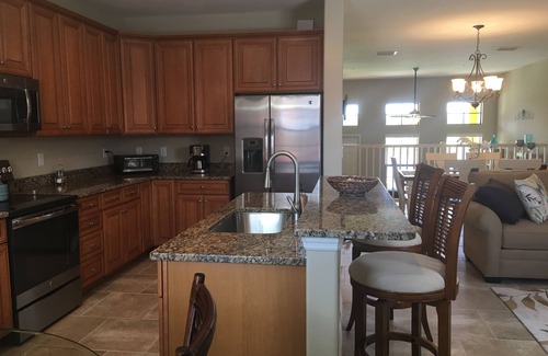 Biggar Condo | Paradise awaits you in this beautiful 3br waterfront condo