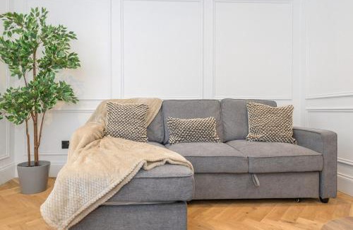 Leeds City Center Apartment | Paradise Boutique Deluxe - Leeds City Center - Steps to Ivy Asia