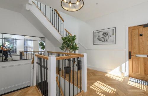 Leeds City Center Apartment | Paradise Boutique Deluxe - Leeds City Center - Steps to Ivy Asia