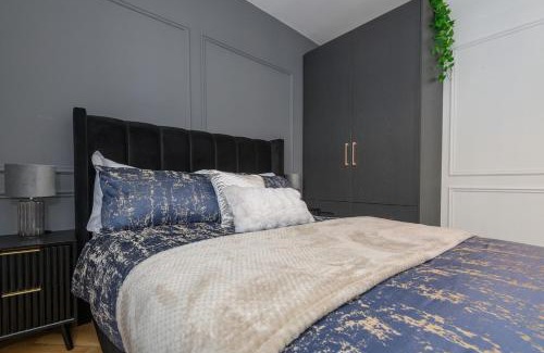 Leeds City Center Apartment | Paradise Boutique Deluxe - Leeds City Center - Steps to Ivy Asia
