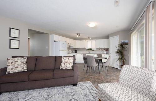 Lethbridge Villa | Paradise Canyon Golf Resort - Signature Villa 382