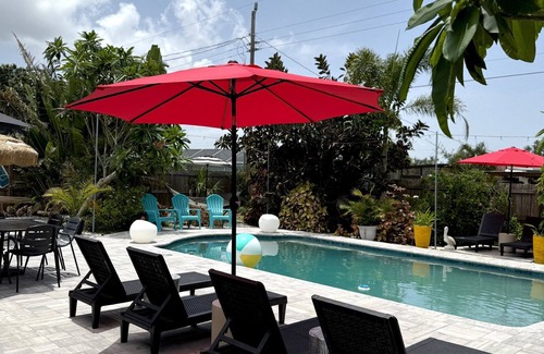Venice House | Paradise House 12 guest, private pool, 2 miles from white sand beach
