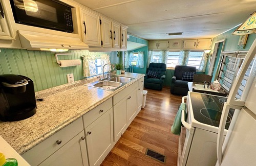 Nettles Island House | Paradise in this immaculate 2 bed 1 Bath 1978 beach bungalow.