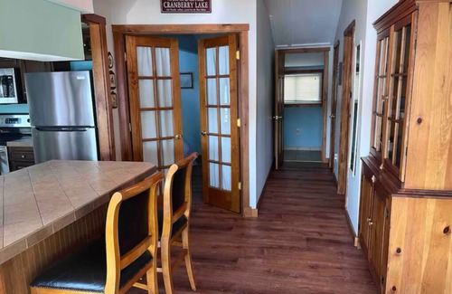 Andover Cottage | Paradise Lakefront Cottage on Cranberry Lake