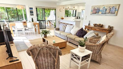 Matarangi House | Paradise on Pacific Parade - Matarangi Retreat