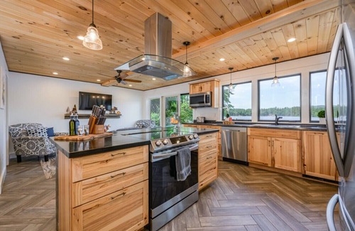 Conway House | Paradise on Pequawket | Lakefront | Hot Tub | New