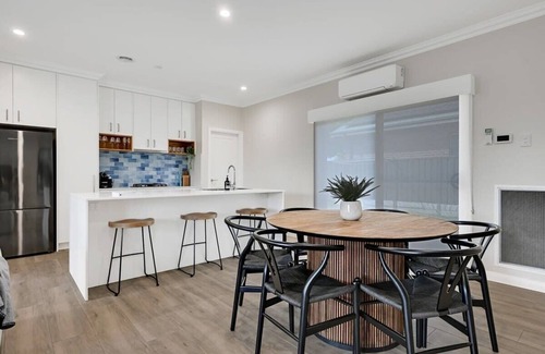 Orange House | Paradise on Prince - Sleek & Stylish, Pets Allowed