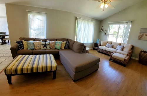St. Augustine House | Paradise Palms ¤ 3 Mins to St Augustine's #1 Beach!