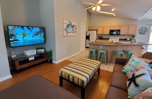 St. Augustine House | Paradise Palms ¤ 3 Mins to St Augustine's #1 Beach!
