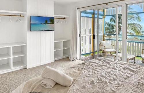 Brisbane Waterfront Villa | Paradise Palms Tangalooma
