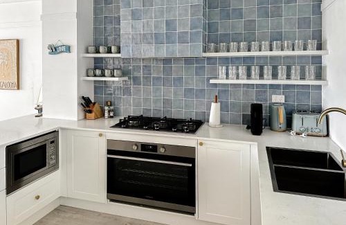 Brisbane Waterfront Villa | Paradise Palms Tangalooma