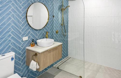 Brisbane Waterfront Villa | Paradise Palms Tangalooma