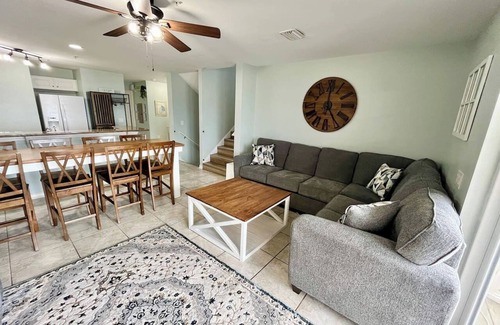 Innerarity Townhomes House | Paradise Point: Waterfront Unit with 2 Kayaks!