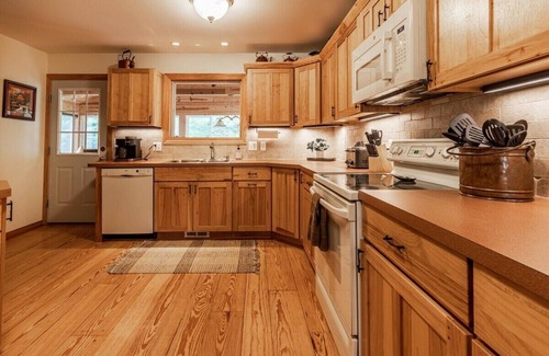 Paradise House | Paradise Retreat | ORV Trails & Autumn Views