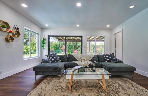 Biscayne Park Villa | Paradise Villa Beach VB Court & Pool & Terrace & Fire Pit