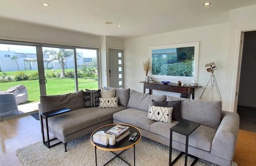 Omaha House | PARAOA BEACH HOUSE