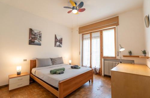 Casbeno Apartment | Parcheggio Privato - 5 minuti dal Lago di Varese