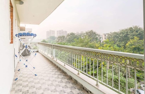 Sushant Lok Apartment | Parfait Street 2Bhk srvc apartment Horizon cnter
