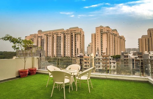 DLF City Apartment | Parfaitstreet|Studio serviced apartment with Gym