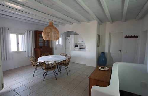 Krotiri House | Parikia: Charming Cycladic villa with panoramic view