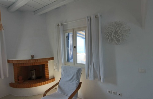 Krotiri House | Parikia: Charming Cycladic villa with panoramic view