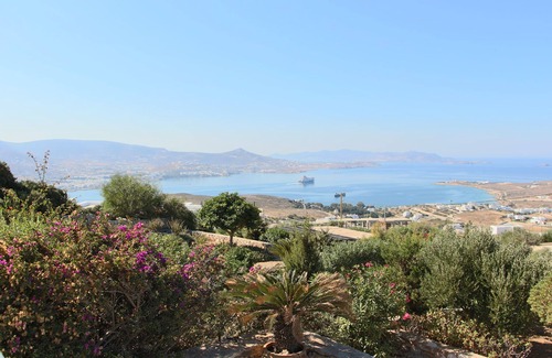Krotiri House | Parikia: Charming Cycladic villa with panoramic view
