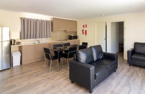 Paringa Hotel | Paringa Caravan Park