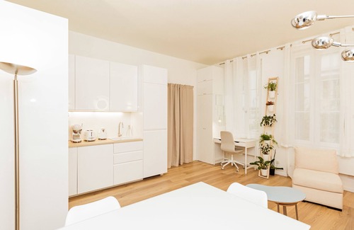 7th Arrondissement Apartment | Paris 7th – Bright 50m² – Walk to Eiffel Tower