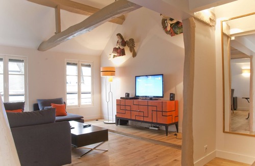 Saint-Merri Apartment | PARIS apartment fully renovated - 2 Bedrooms - 2 Bathrooms - Sleeps 4 - Marais