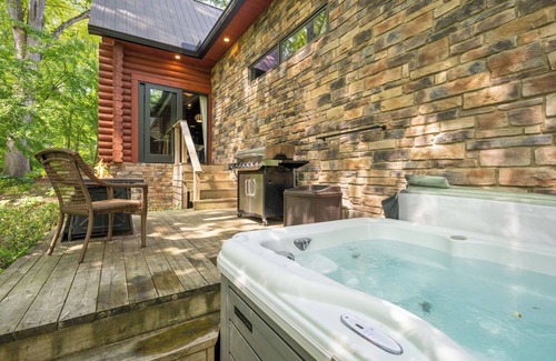 Logan Cabin | Paris Art Deco-Romanic-Opulent-Massage Chair-Sauna-Hot Tub-Kayaks-FireTable