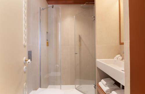 Quartier Saint-Georges Apartment | Paris Home Collection Serviced Apartments in Opéra - Rue Saint-Lazare