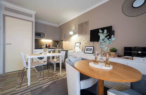 Issy-les-Moulineaux Apartment | Paris Porte de Versailles Cosy Lodge 1 Appart hôtel parking, wifi 4 pers