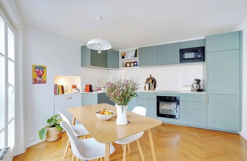 Saint-Vincent-de-Paul Apartment | Paris with a view : a 2 bedroom apartment overlooking the Sacré Coeur