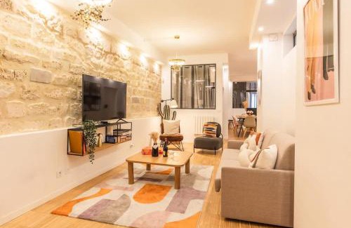 18th Arrondissement Apartment | ParisConciergerie - Duplex for 12 with Cinema, 4BR