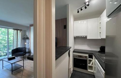 16th Arrondissement Apartment | Parisian Charm Close Trocadero